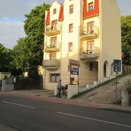 Homestay Miedzyzdroje Noclegi *
